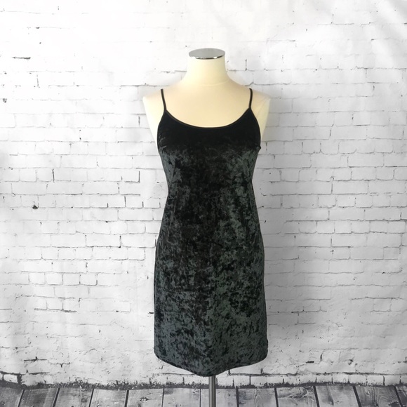 Victoria’s Secret Crushed Velvet Slip XS/S - Picture 2 of 8